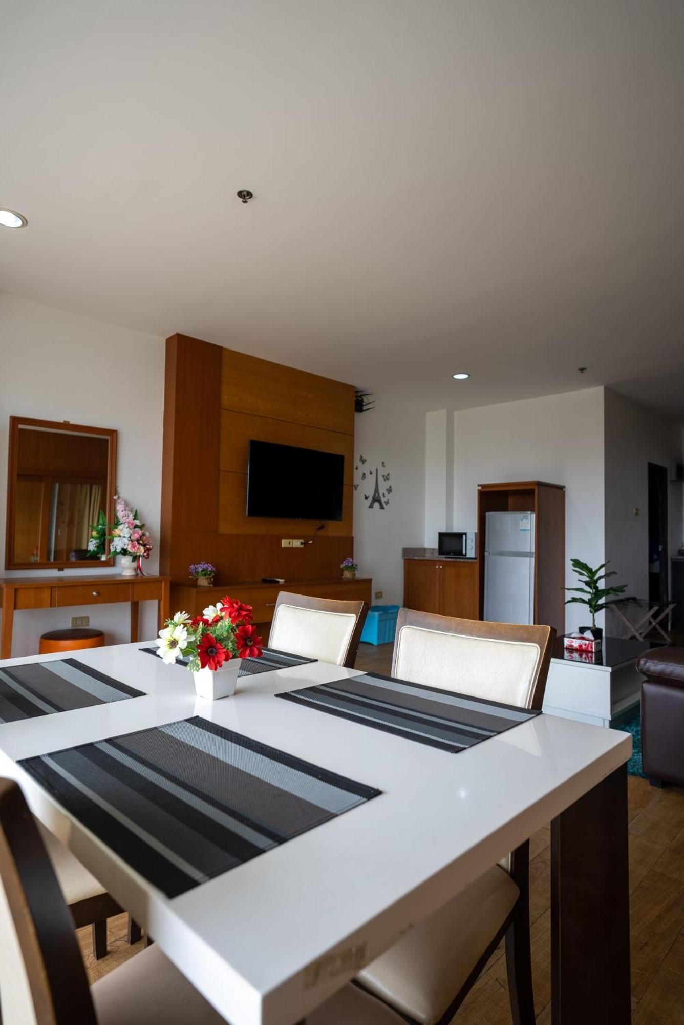Vtsix At View Talay 6 Hotel Pattaya Ngoại thất bức ảnh