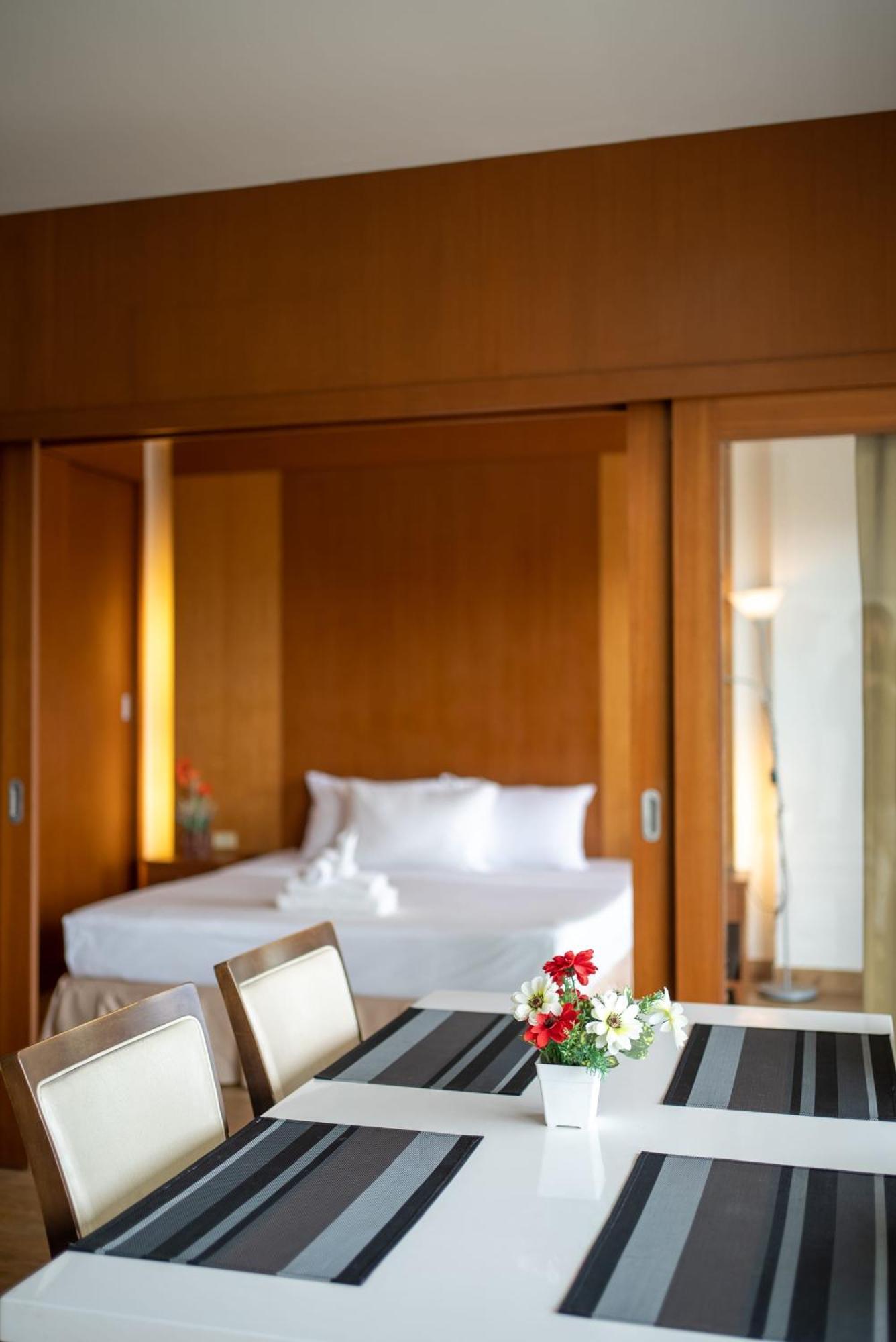Vtsix At View Talay 6 Hotel Pattaya Ngoại thất bức ảnh